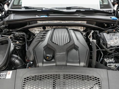 Used 2025 Porsche Macan image 31