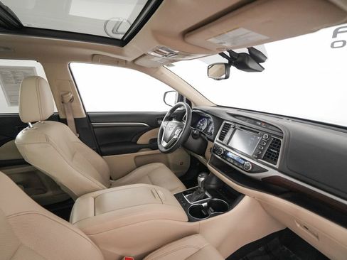 Used 2016 Toyota Highlander Limited image 20