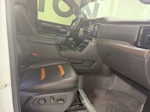 Used 2024 GMC Sierra 1500 AT4 w/ Technology Package AWD/4WD image 30