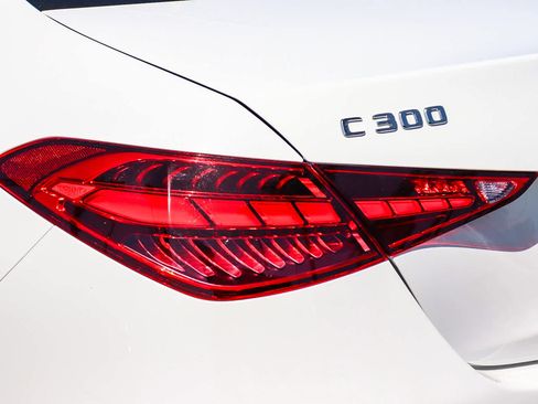 Used 2023 Mercedes-Benz C 300 Sedan image 9