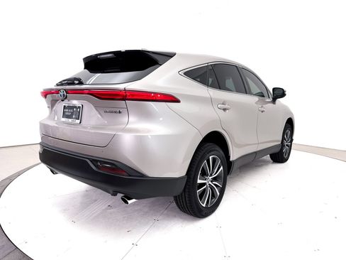 Used 2021 Toyota Venza LE w/ Carpet Mat Package (TMS) AWD/4WD image 17