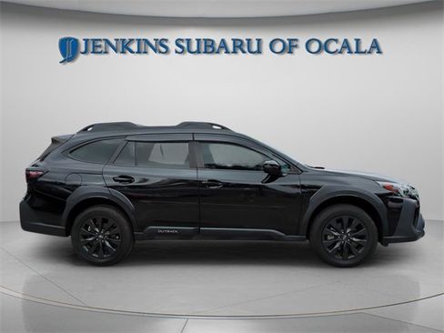 Used 2023 Subaru Outback Onyx Edition image 5