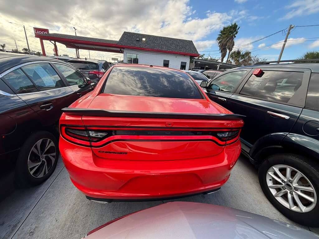 Used 2022 Dodge Charger SXT w/ Blacktop Package RWD image 15