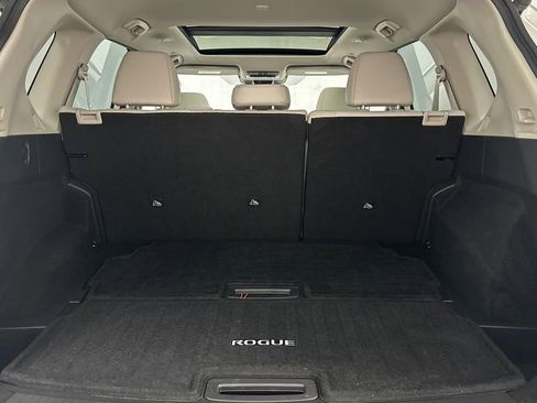 Used 2023 Nissan Rogue SL w/ SL Premium Package image 12
