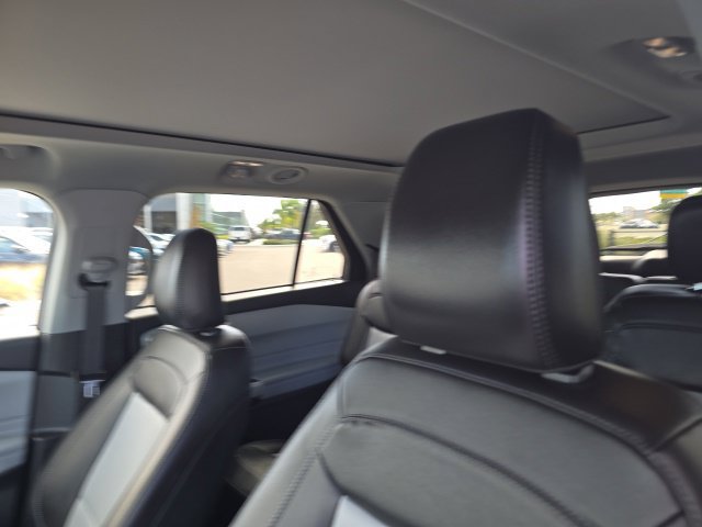 Used 2023 Ford Explorer XLT w/ Equipment Group 202A RWD image 10