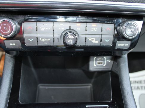 Used 2023 Jeep Compass Trailhawk image 24