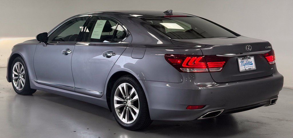 Used 2016 Lexus LS 460 AWD w/ Comfort Package image 4
