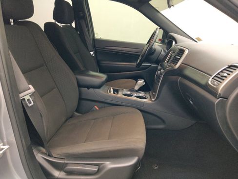 Used 2021 Jeep Grand Cherokee Laredo RWD image 21