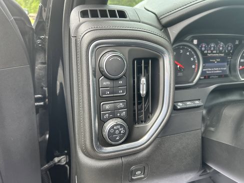 Used 2019 Chevrolet Silverado 1500 High Country w/ High Country Premium Package AWD/4WD image 10