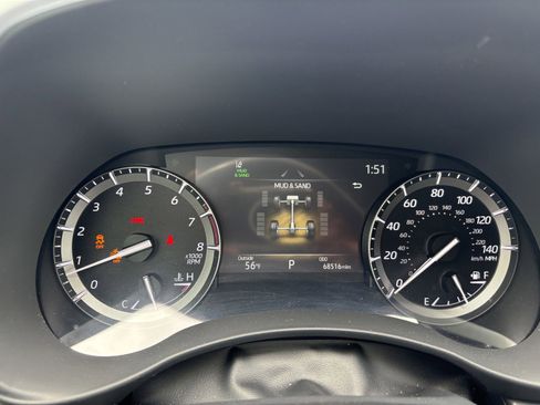 Used 2021 Toyota Highlander XLE AWD/4WD image 17