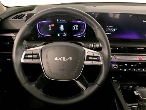 Certified 2025 Kia Telluride S FWD image 5