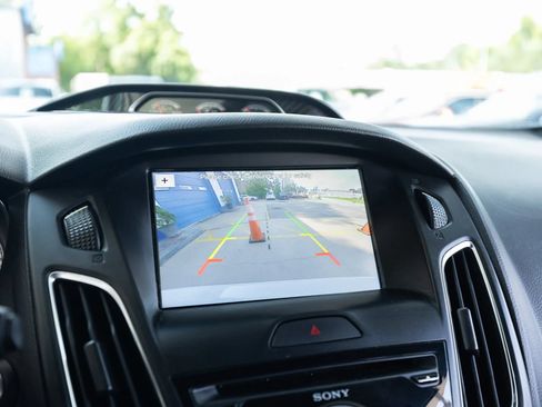 Used 2018 Ford Focus ST w/ Equipment Group 402A FWD image 35