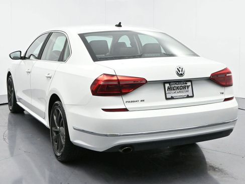 Used 2018 Volkswagen Passat 2.0T SE image 5