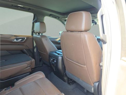 Used 2023 Chevrolet Tahoe High Country w/ Premium Package 2 AWD/4WD image 28