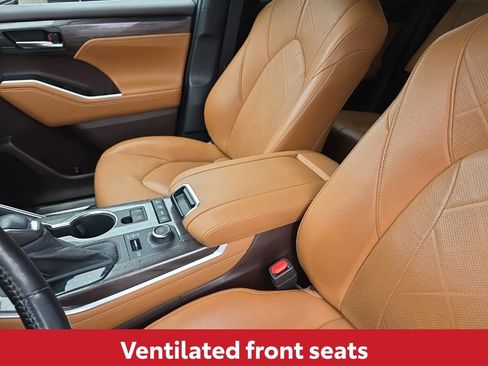 Used 2020 Toyota Highlander Platinum image 18