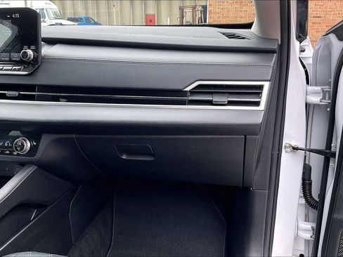 Used 2024 Mitsubishi Outlander SEL AWD/4WD image 15