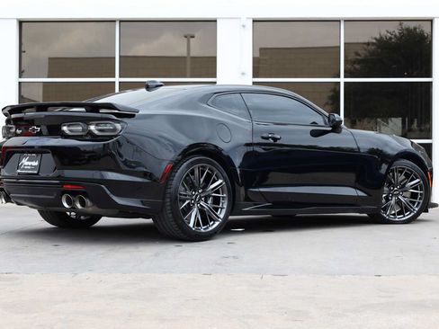 Used 2023 Chevrolet Camaro ZL1 RWD image 9