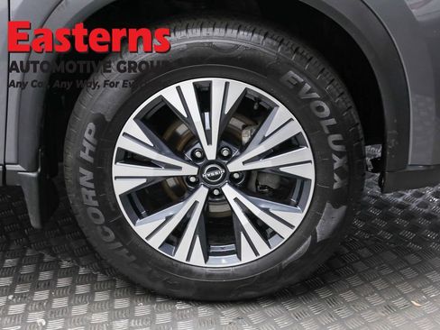 Used 2022 Nissan Rogue SV image 32