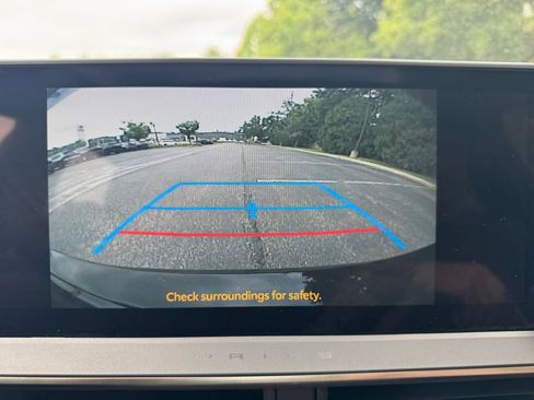 Used 2024 Toyota Prius Prime FWD image 24