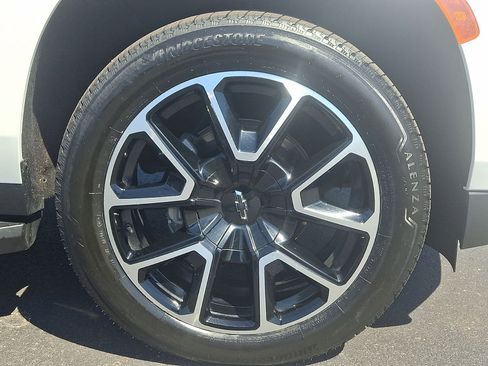 Certified 2022 Chevrolet Suburban RST w/ Luxury Package AWD/4WD image 27