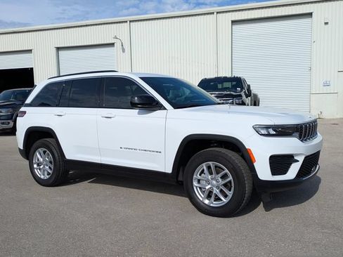 New 2025 Jeep Grand Cherokee Laredo X w/ Luxury Tech Group I AWD/4WD image 1