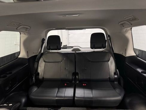 Used 2019 Lexus LX 570 4WD w/ Luxury Package image 23