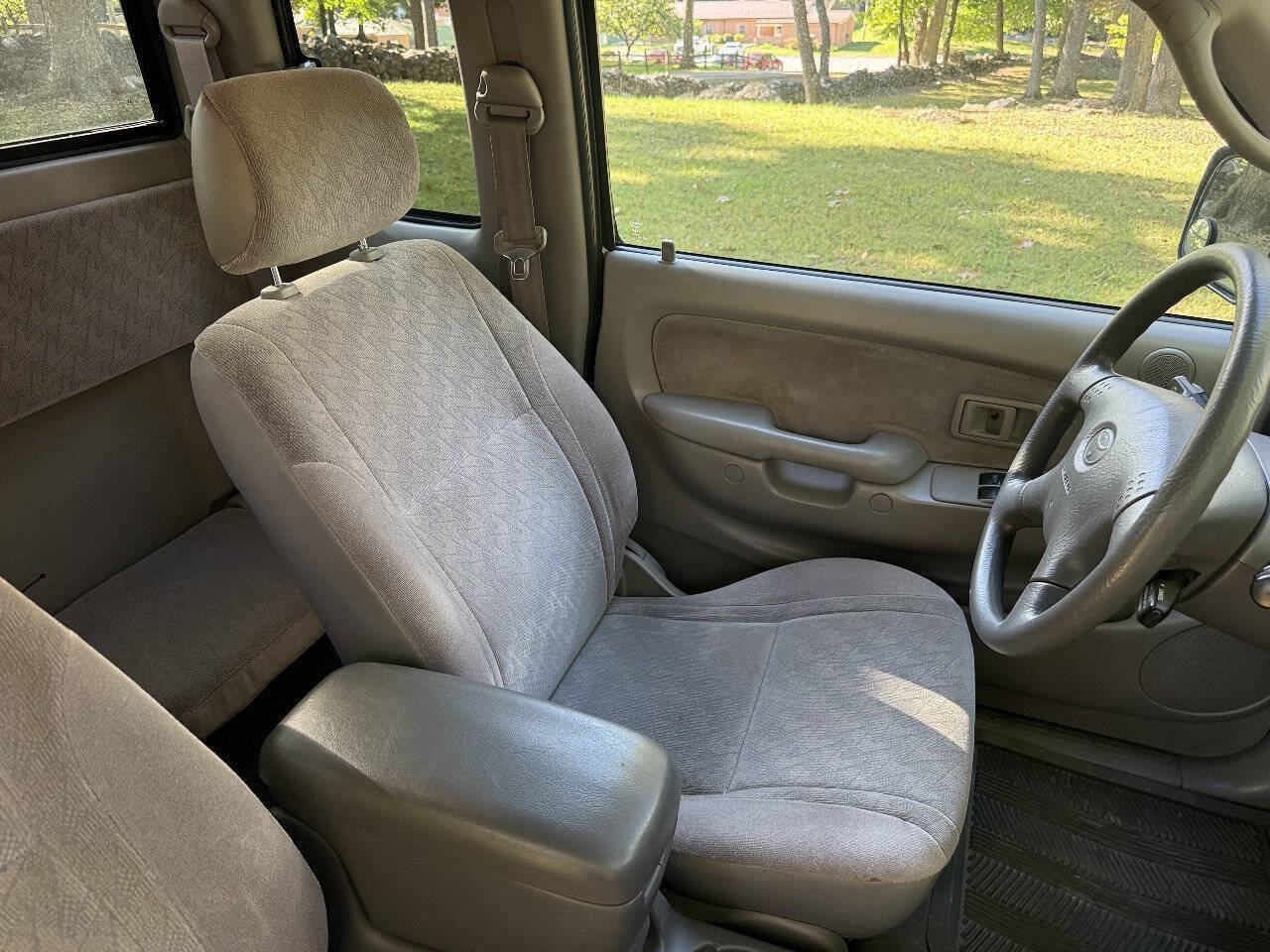 Used 2003 Toyota Tacoma PreRunner w/ SR5 Pkg RWD image 82