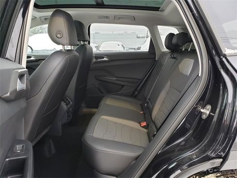 New 2026 Volkswagen Taos SE image 8