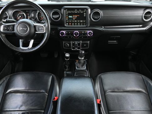 Used 2018 Jeep Wrangler Unlimited Sahara image 15