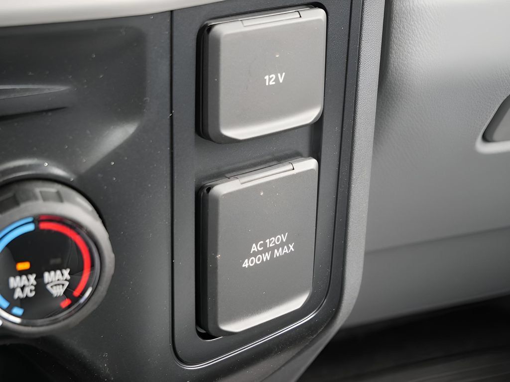 New 2025 Ford F250 XL w/ XL Driver Assist Package RWD image 28