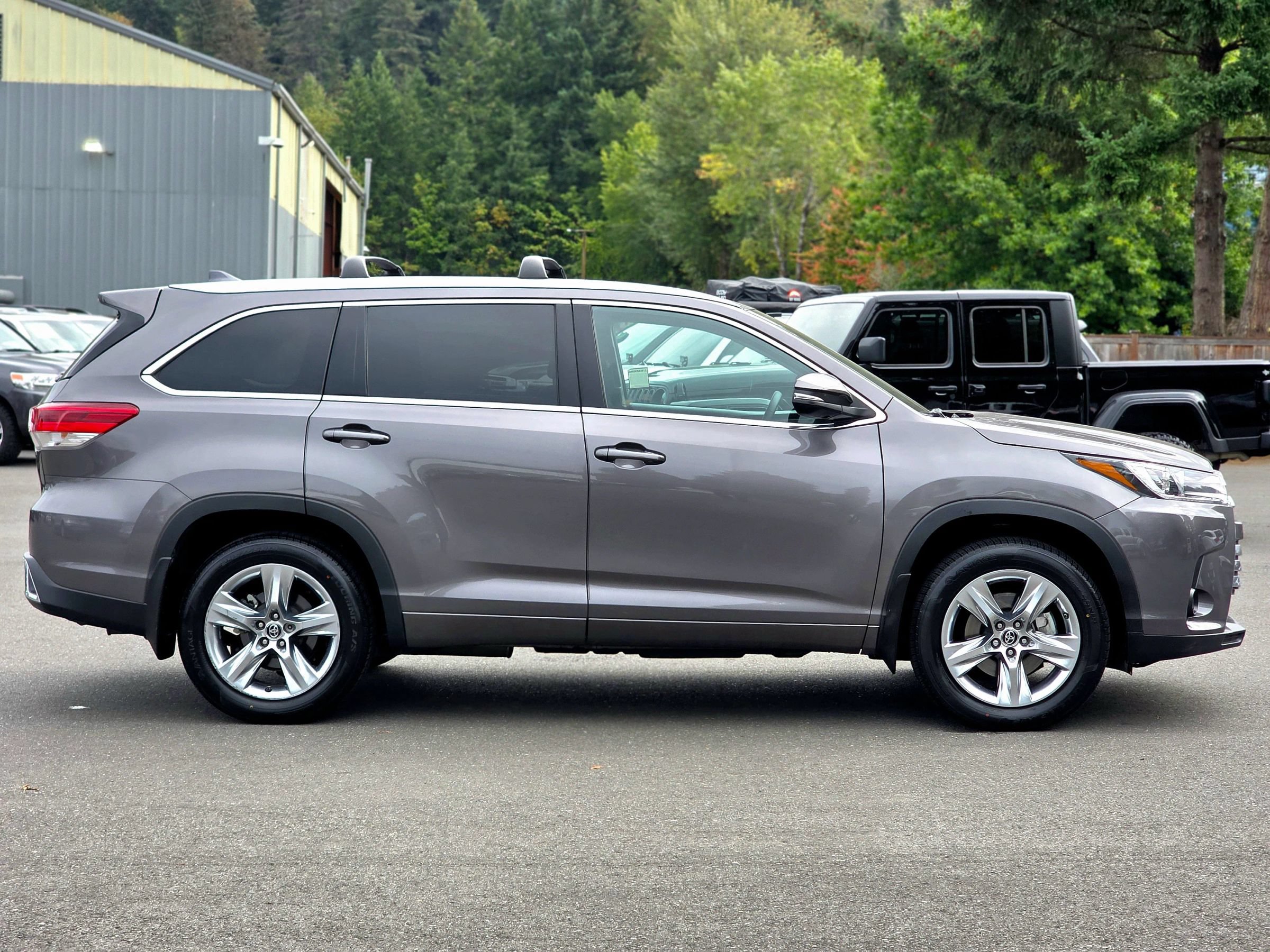 Used 2019 Toyota Highlander Limited AWD/4WD image 15