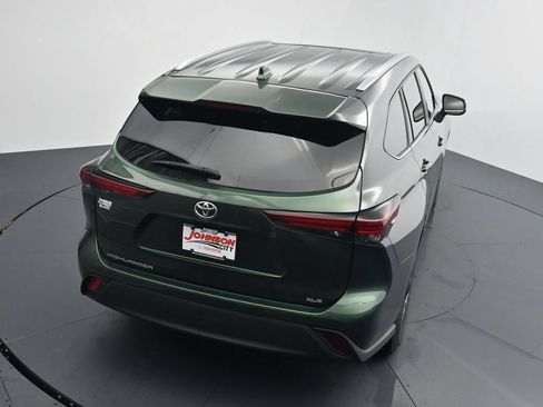 Used 2024 Toyota Highlander XLE FWD image 31