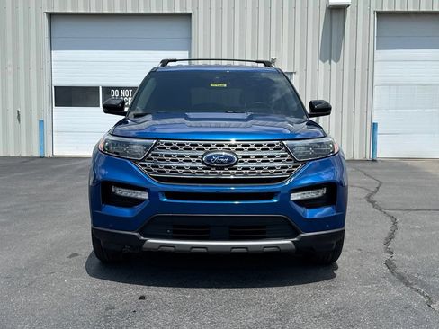 Used 2022 Ford Explorer Limited w/ Equipment Group 301A AWD/4WD image 2