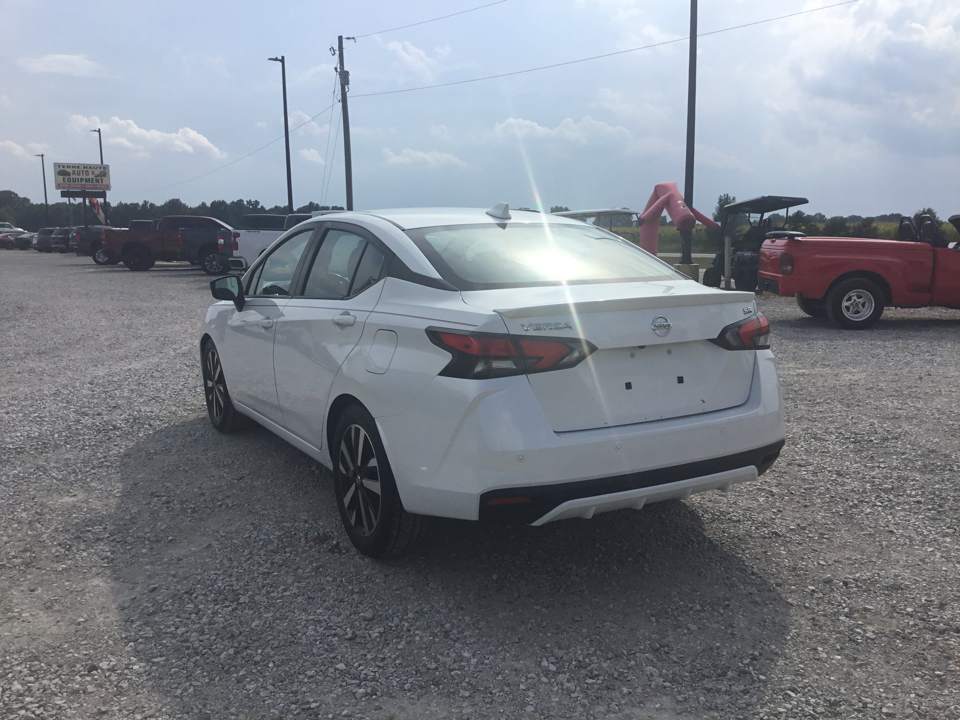 Used 2022 Nissan Versa SR w/ Convenience Package FWD image 5