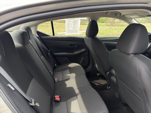 Used 2025 Nissan Sentra SV FWD image 28