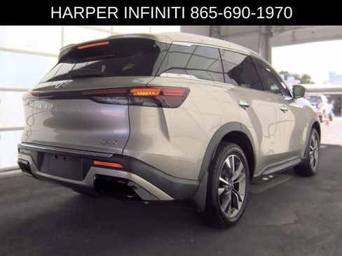 Used 2023 INFINITI QX60 Luxe w/ Performance Audio Package AWD/4WD image 3