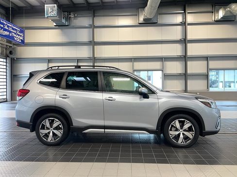 Used 2021 Subaru Forester Touring image 4