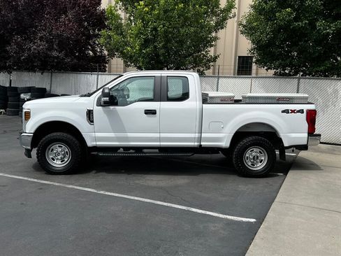 Used 2019 Ford F250 XL w/ XL Value Package AWD/4WD image 4