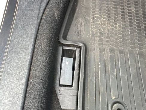 Used 2020 Subaru Crosstrek 2.0i Limited w/ Moonroof Package w/Navigation image 24