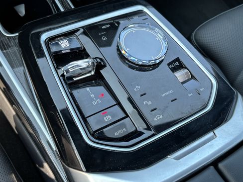 Used 2023 BMW 740i w/ Parking Assistance Package RWD image 26