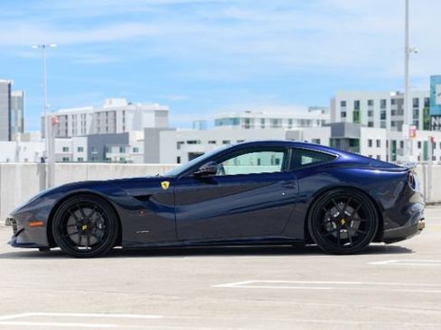 Used 2013 Ferrari F12 Berlinetta RWD image 4