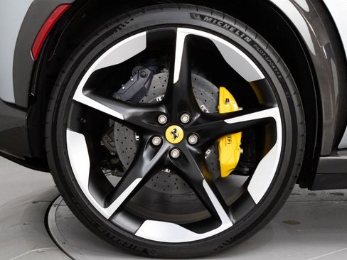 Used 2025 Ferrari Purosangue image 15