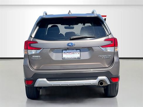 Used 2022 Subaru Forester Touring image 6