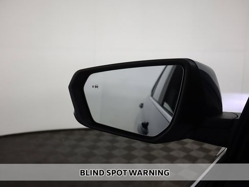 Used 2024 Chevrolet Equinox LT w/ LPO, Floor Liner Package image 4