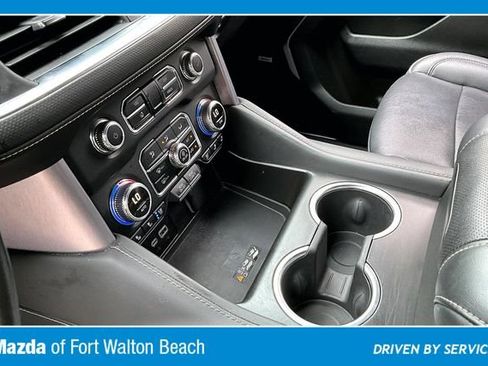 Used 2024 GMC Yukon SLT RWD image 15
