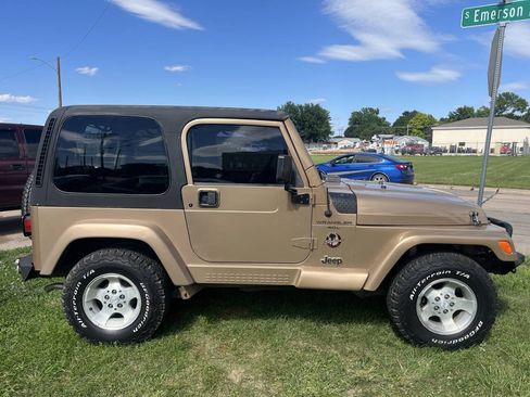 Used 1999 Jeep Wrangler Sahara AWD/4WD image 4