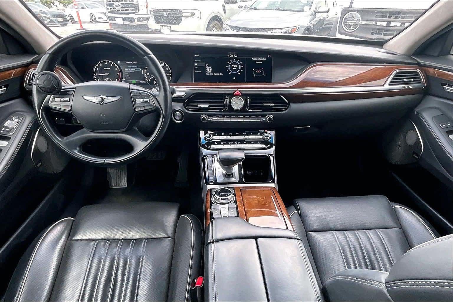 Used 2019 Genesis G90 5.0 Ultimate RWD image 10