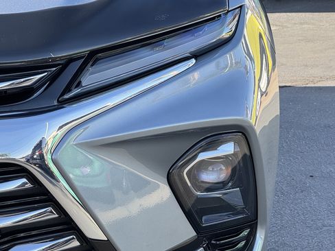 Used 2023 Chevrolet Blazer Premier image 6