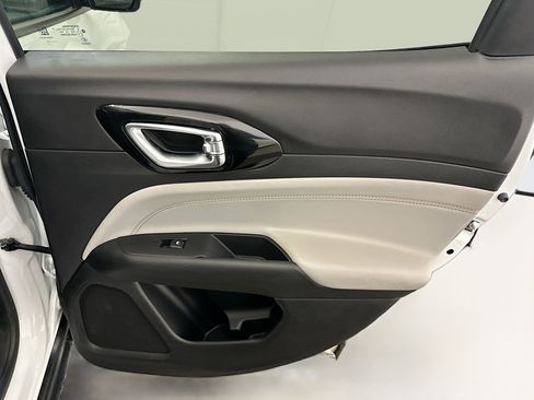 Used 2022 Jeep Compass Limited image 30