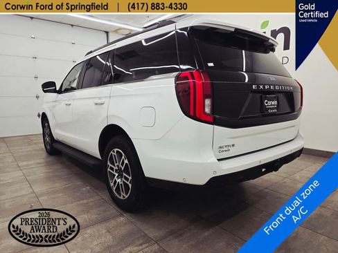 Used 2025 Ford Expedition Active AWD/4WD image 4